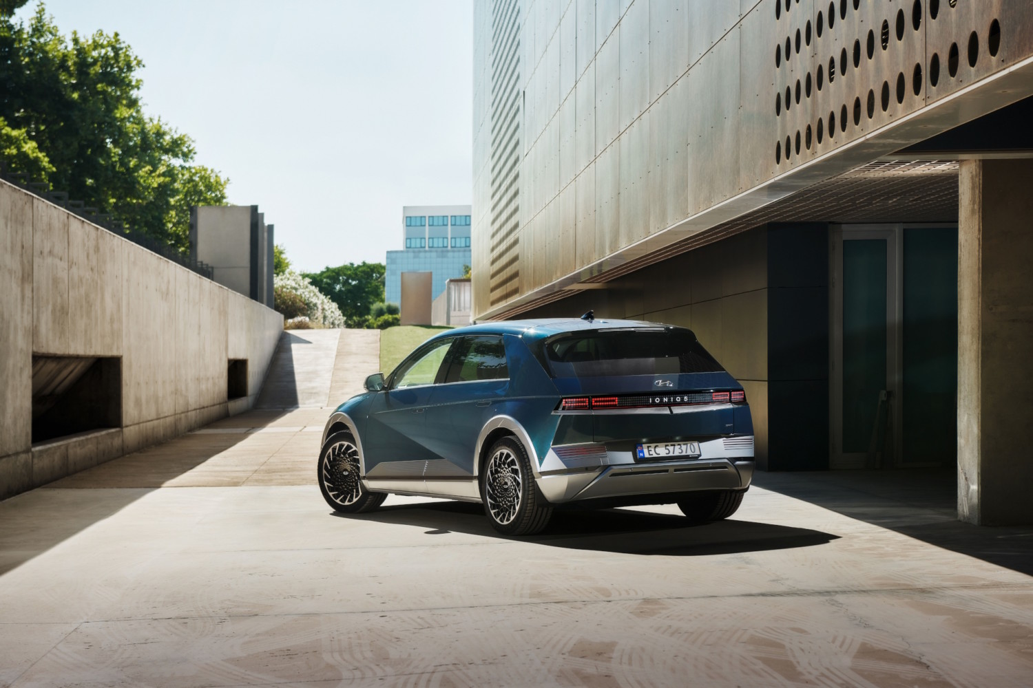 Hyundai Ioniq 5 (Rear) Hyundai Ioniq 5 (Rear)