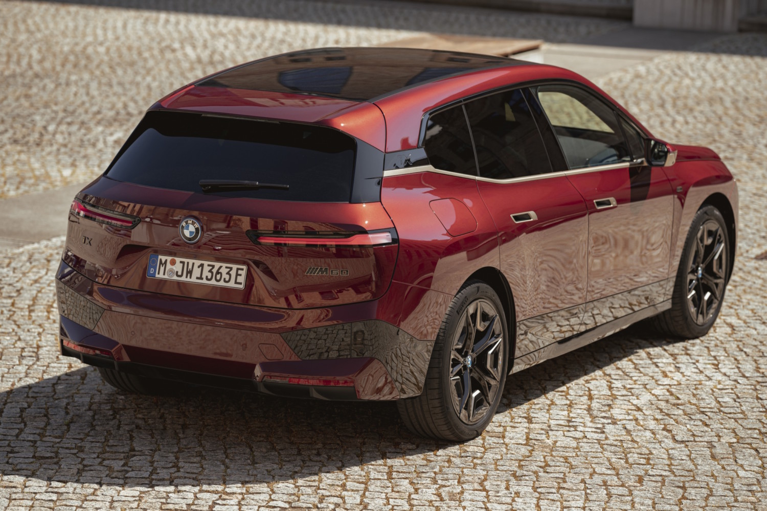 BMW iX (Rear) BMW iX (Rear)